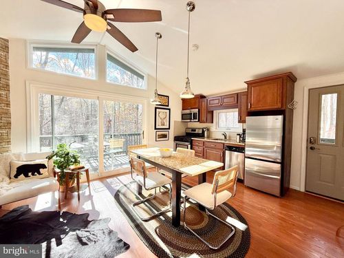 120 Conifer Ln, HEDGESVILLE, WV, 25427-7615 | Card Image