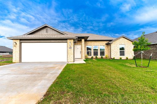 10945 S 271st East Ave, Coweta, OK, 74429 | Card Image