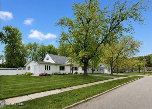 5 Farmdale Rd, Hazlet, NJ, 07730-1907 | Card Image