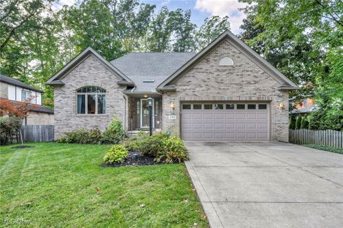 392 Douglas Drive, Bay Village, OH, 44140 | Card Image