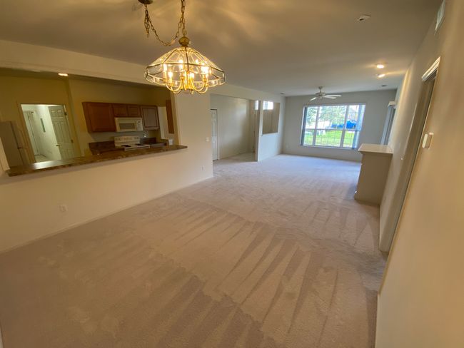 Dining/Living Area | Image 4