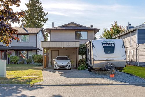 {{alt}} | Card Image