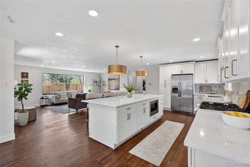 583 S Oneida Way, Denver, CO, 80224-1540 | Card Image