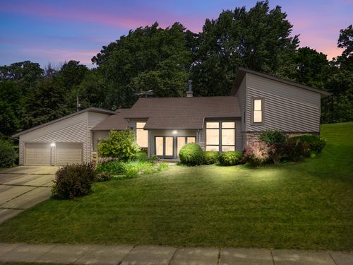 540 Werner Dr, Kewaskum, WI, 53040-9761 | Card Image