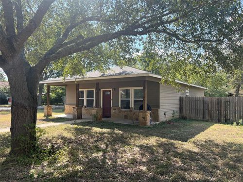 406 San Jacinto St, Smithville, TX, 78957-2423 | Card Image