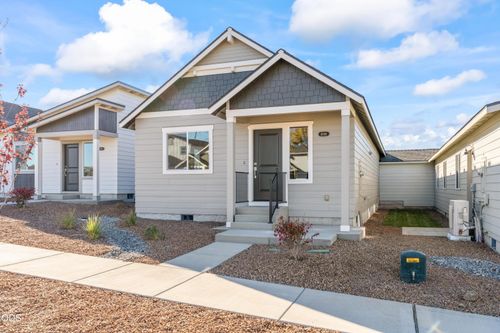 137-4008 Sw Obsidian Pl, Redmond, OR, 97756-6016 | Card Image