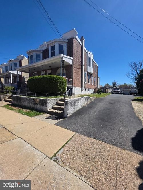 1245 E 11th St, EDDYSTONE, PA, 19022-1356 | Card Image