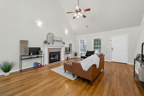 3426 Foxrun Ln, Clarksville, TN, 37042-5067 | Card Image