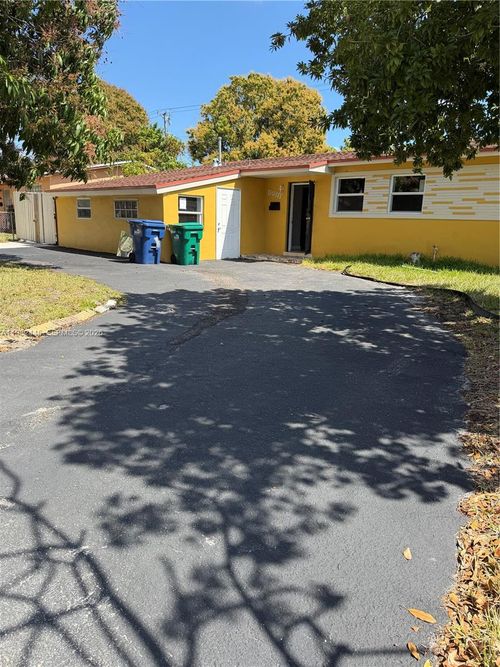 0-18811 Nw 24th Ave, Miami Gardens, FL, 33056-3250 | Card Image