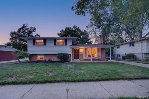 14771 Park St, Livonia, MI, 48154-5156 | Card Image