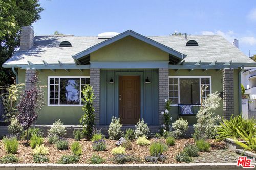 1561 Carmona Ave, Los Angeles, CA, 90019-2564 | Card Image