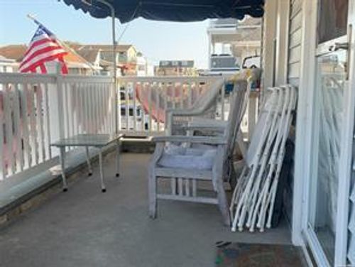 main-77 Illinois Ave, Long Beach, NY, 11561-1122 | Card Image