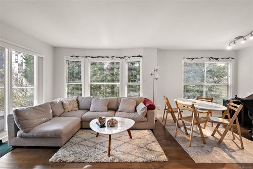 302-1710 Fort St, Victoria, BC, V8R1J2 | Card Image