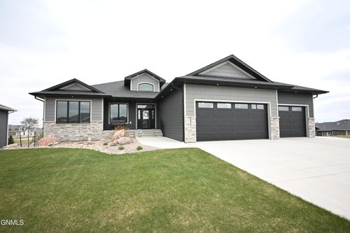 5927 Heritage Ridge Rd, Bismarck, ND, 58503-7314 | Card Image