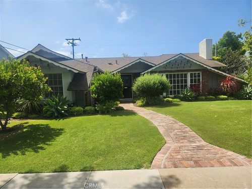 3082 Copa De Oro Dr, Los Alamitos, CA, 90720-5257 | Card Image