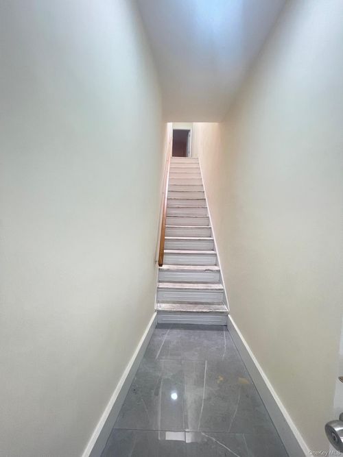 2r-1006 Jericho Turnpike, Hempstead, NY, 11040 | Card Image