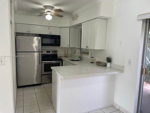 apt-7-2450 Lincoln St, Hollywood, FL, 33020-3996 | Card Image