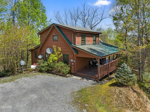 4388 Carolina Cove Way, Pigeon Forge, TN, 37863-4560 | Card Image