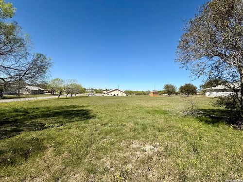 103 E Crews St, Karnes City, TX, 78118-4112 | Card Image