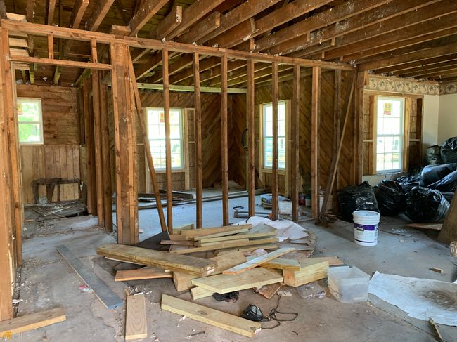 239 E Currahee St, House other with 3 bedrooms, 1 bathrooms and null parking in Toccoa GA | Image 6