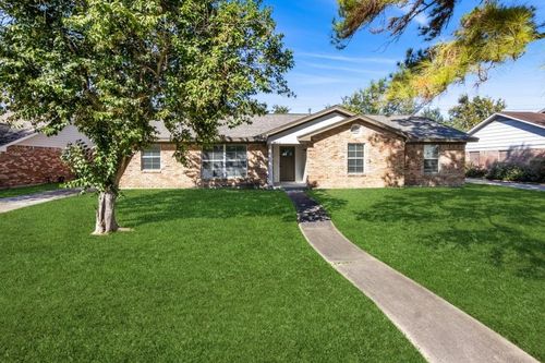 5618 Willowbend Blvd, Houston, TX, 77096-4933 | Card Image