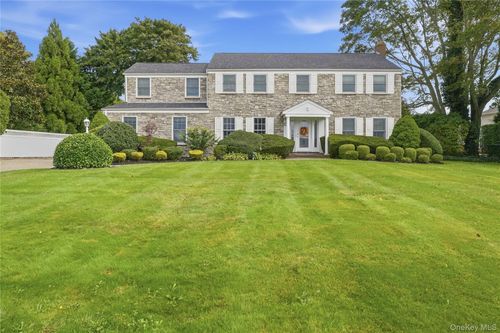 15 Saltmeadow Ln, Bayport, NY, 11705-2207 | Card Image