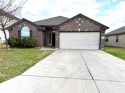 500 Obsidian Ln, Jarrell, TX, 76537-1468 | Card Image