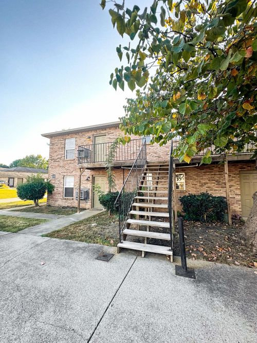 apt-c-132 Ballygar St, Clarksville, TN, 37043-2856 | Card Image