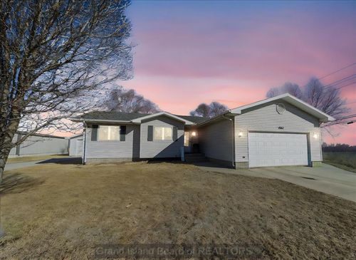 4004 Greenwood Dr, Grand Island, NE, 68803-3116 | Card Image