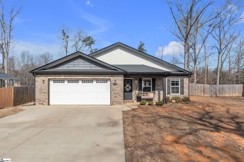 201 Lee Dr, chesnee, SC, 29323-9449 | Card Image
