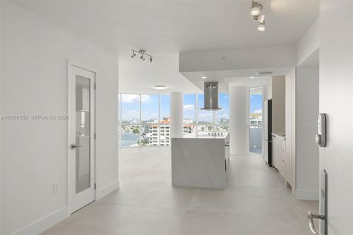 2307-6301 Collins Ave, Miami Beach, FL, 33141-4627 | Card Image