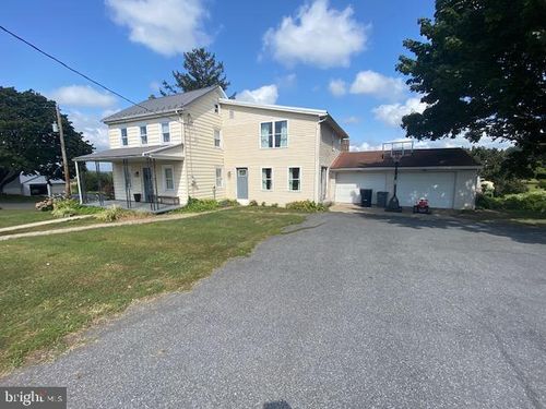 887 Centerville Rd, NEW HOLLAND, PA, 17557-9631 | Card Image