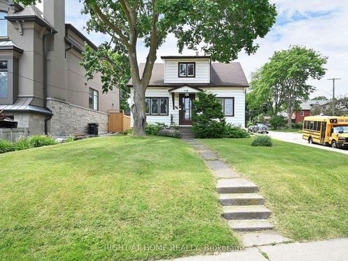 668 Scarlett Rd, Etobicoke, ON, M9P2T1 | Card Image
