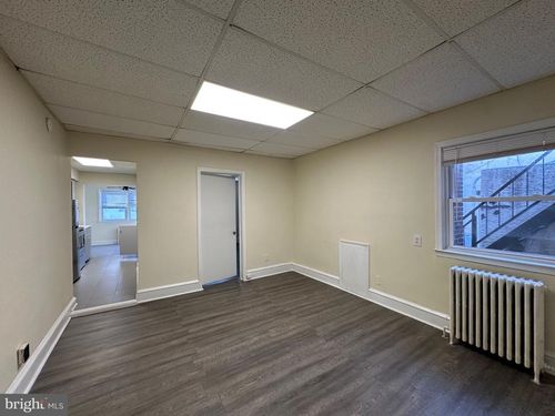 224 Long Ln, Upper Darby, PA, 19082-3913 | Card Image