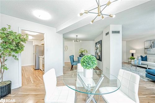 908-3650 Kaneff Cres, Mississauga, ON, L5A4A1 | Card Image