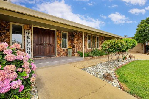 1570 Elizabeth Ln, Yuba City, CA, 95993-1616 | Card Image