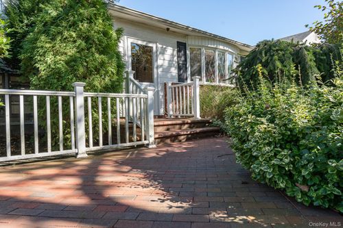 773 Wenwood Dr, East Meadow, NY, 11554-4942 | Card Image