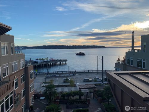 apt-342-2000 Alaskan Way, Seattle, WA, 98121-2104 | Card Image
