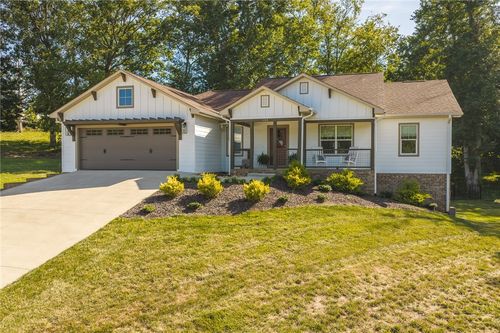 133 Maplewood Ct, Hudson, NC, 28638-2273 | Card Image
