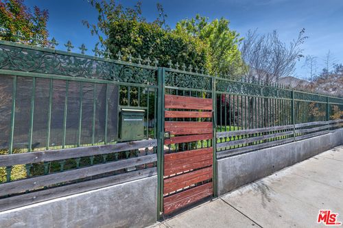 2008 S Bedford St, Los Angeles, CA, 90034-1320 | Card Image