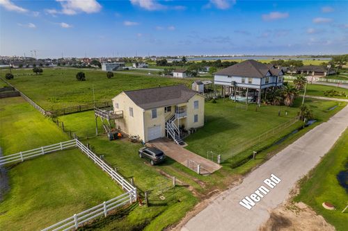 10411 Wern Dr, Galveston, TX, 77554-9463 | Card Image