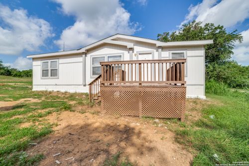830 County Road 6751, Devine, TX, 78016-4821 | Card Image