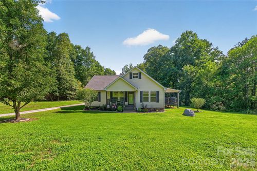 618 Indian Hill Rd, Olin, NC, 28660-8911 | Card Image