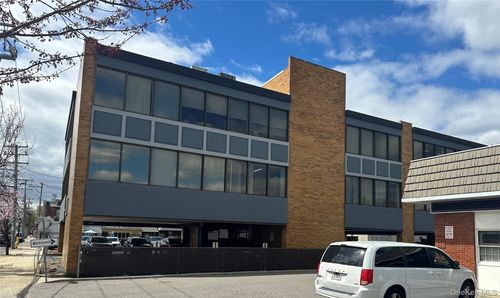 399 Conklin St, Farmingdale, NY, 11735-2614 | Card Image