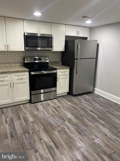 apt-1-108 W Saratoga St, BALTIMORE, MD, 21201-3795 | Card Image