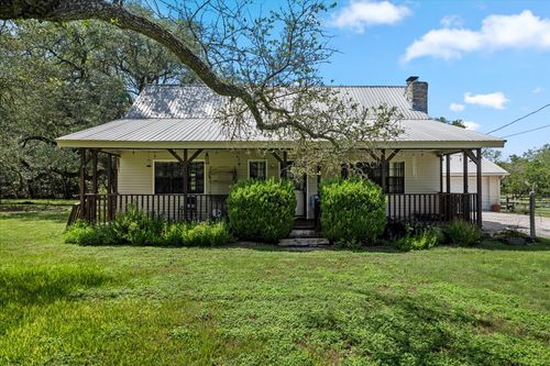 200 Little Barton Dr, Dripping Springs, TX, 78620-3877 | Card Image