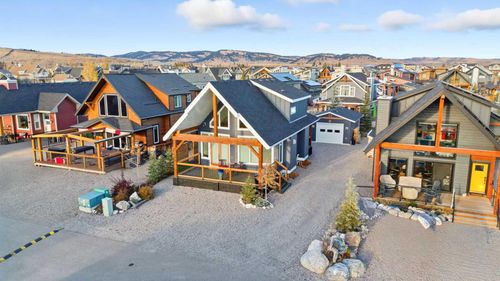 {{alt}} | Card Image