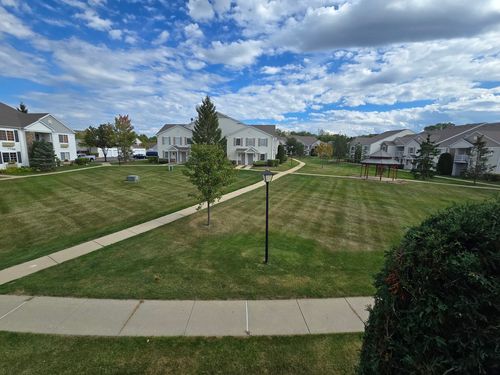 1531-1531 Silverstone Dr, Carpentersville, IL, 60110-1190 | Card Image