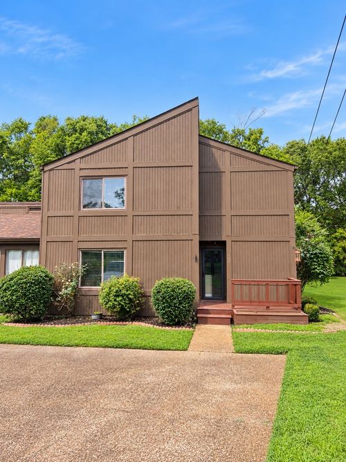 110 Doral Ct, Nashville, TN, 37221-2604 | Card Image