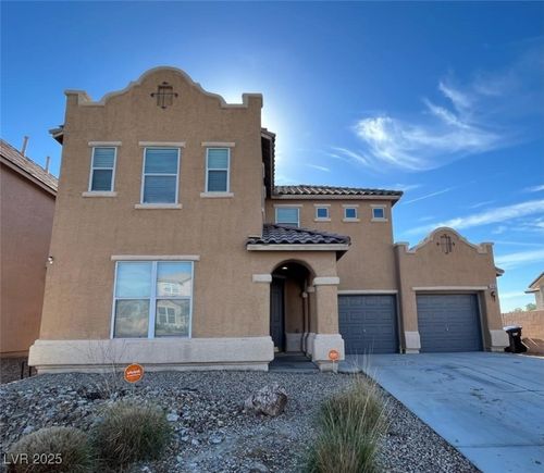 5862 Lakeland Village Dr, North Las Vegas, NV, 89081-6425 | Card Image